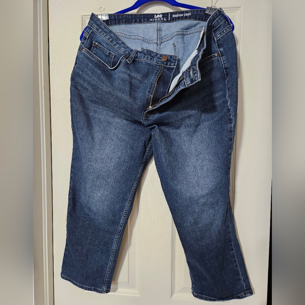 Lee Women's Dark Blue Capris